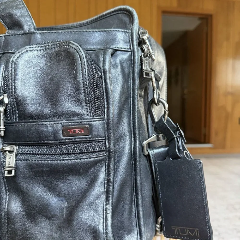 Tumi Alpha Business Briefcase Durable Leather 2-Way Expandable Laptop Bag Large